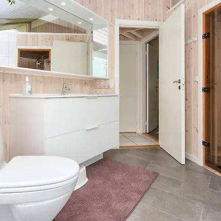 6 Person In Bjert Vakantiehuis *