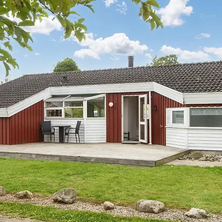 6 Person In Bjert Vakantiehuis